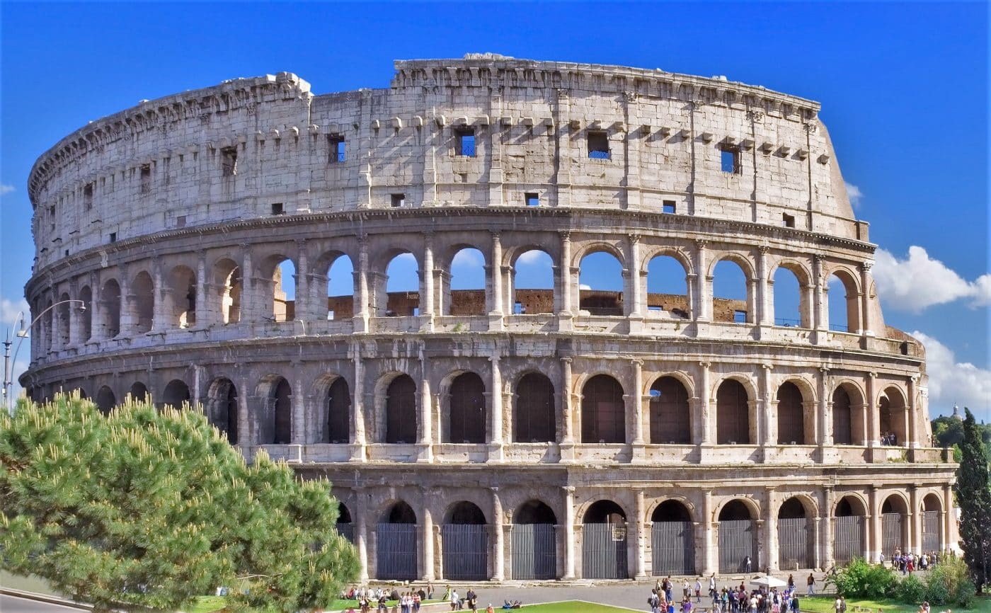 Колизей в италии. Колизей в риме эстетика. Фонтан треви панорама. Рим (город). Фонтан рим капитолий.